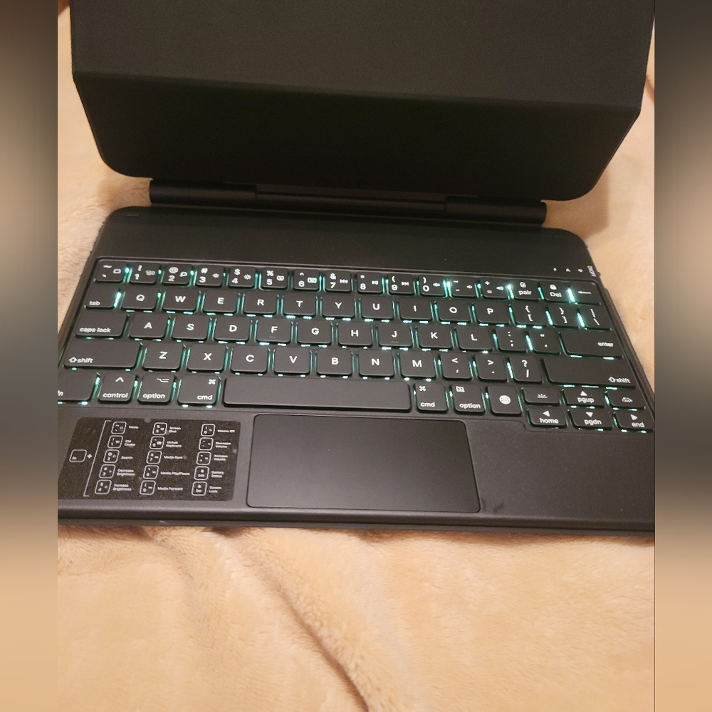 Typecase keyboard for iPad 12.9 in. New Without Tags